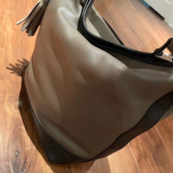 Coach Purse - Picture 5 of 14